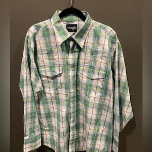 Wrangler Men's Green Plaid pearl snap Shirt